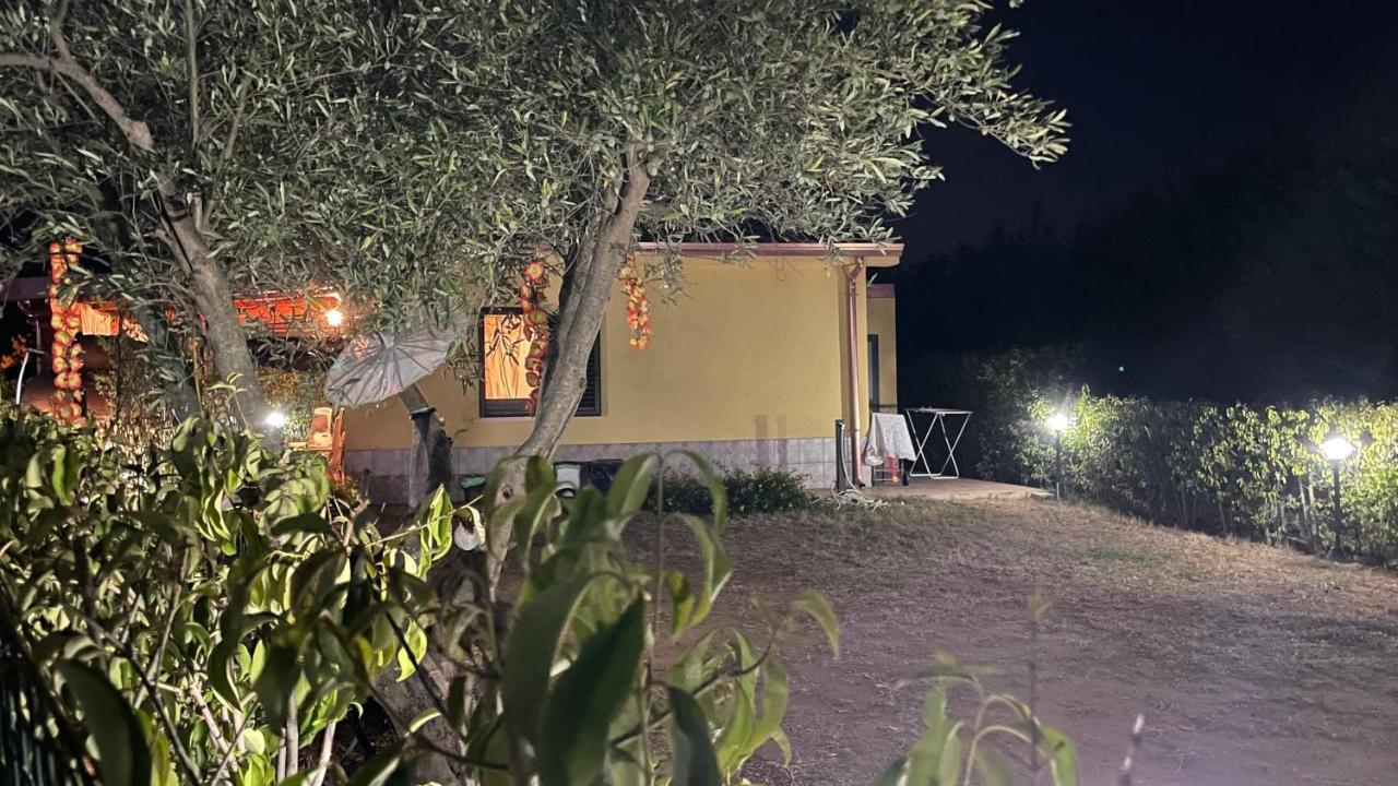 Casa Malo' Villa Ovile la Marinella Exteriör bild
