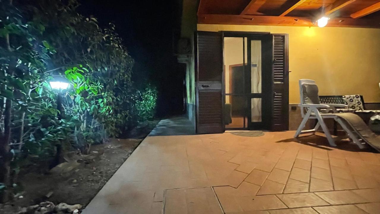 Casa Malo' Villa Ovile la Marinella Exteriör bild